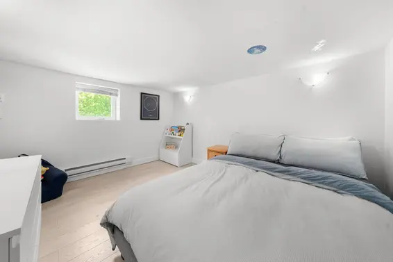803 Calverhall Street, North Vancouver For Sale - image 16