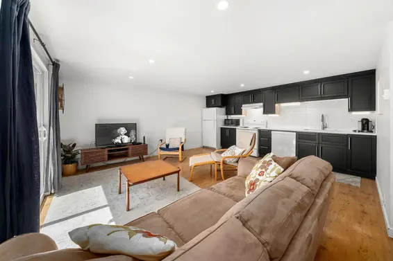 803 Calverhall Street, North Vancouver For Sale - image 21