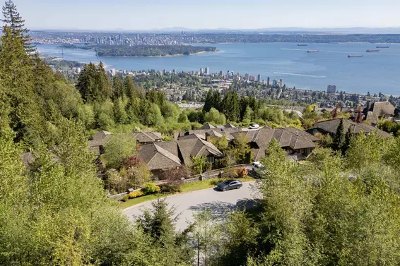 2307 Kadlec Court, West Vancouver For Sale - image 2