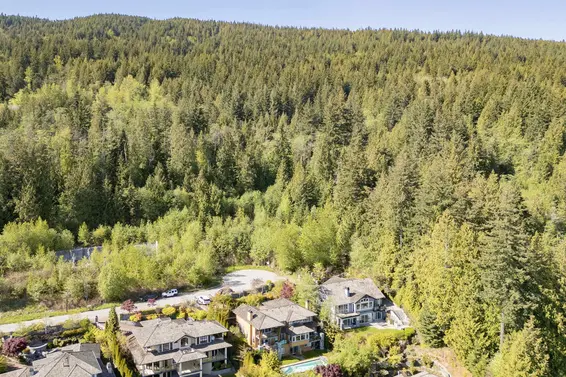 2307 Kadlec Court, West Vancouver For Sale - image 7