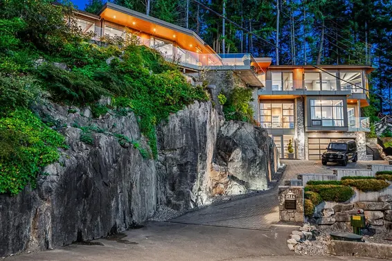 5134 Pitcairn Place, West Vancouver For Sale - image 3