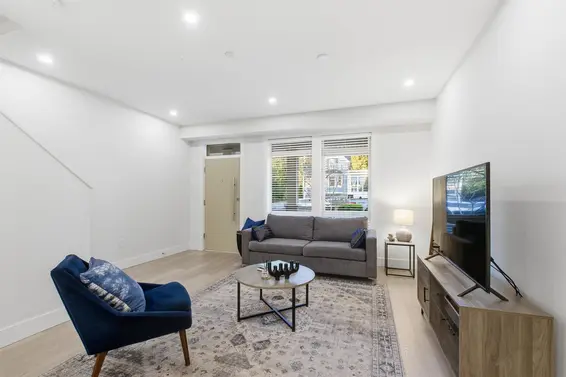 2 115 West Queens Road, North Vancouver For Sale - image 10