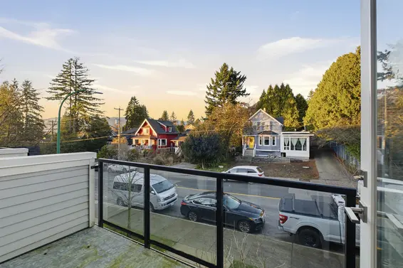 2 115 West Queens Road, North Vancouver For Sale - image 18