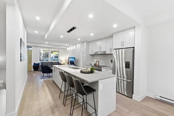 2 115 West Queens Road, North Vancouver For Sale - image 3