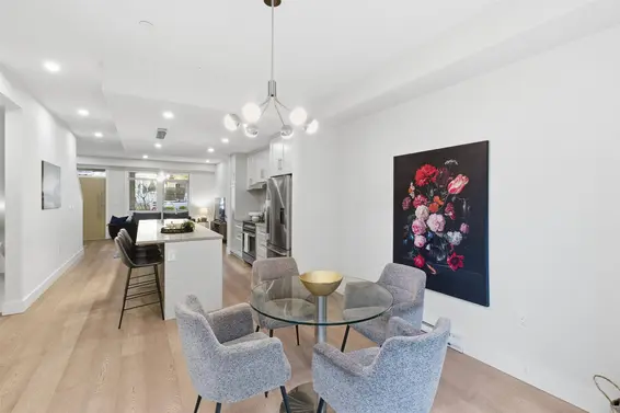 2 115 West Queens Road, North Vancouver For Sale - image 9