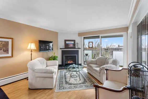 201 308 West 2nd Street, North Vancouver For Sale - image 3