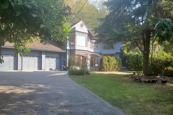 992 3rd Street, West Vancouver
