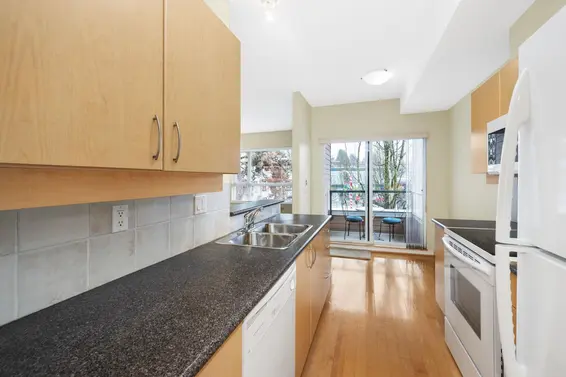 205 3151 Connaught Crescent, North Vancouver For Sale - image 11