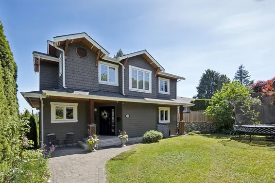1225 Adderley Street, North Vancouver