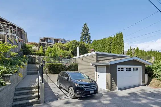 1225 Adderley Street, North Vancouver For Sale - image 35