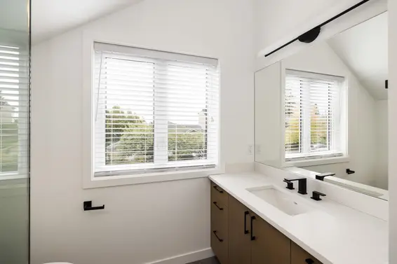 608 East 9Th Street, North Vancouver For Sale - image 25