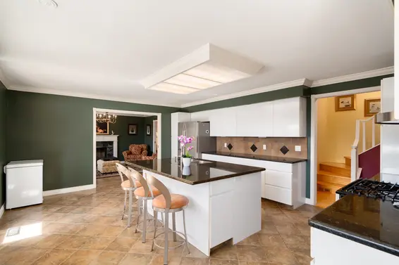 3897 Bayridge Avenue, West Vancouver For Sale - image 13