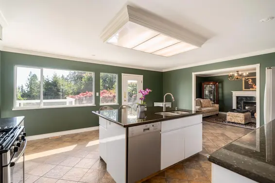 3897 Bayridge Avenue, West Vancouver For Sale - image 15