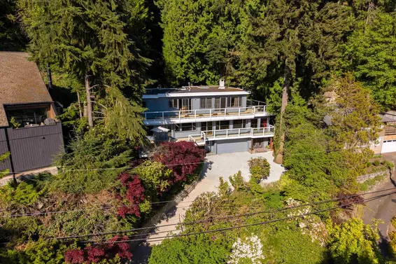 3897 Bayridge Avenue, West Vancouver For Sale - image 2