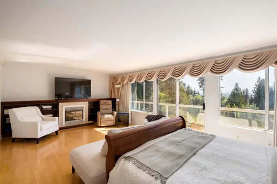 3897 Bayridge Avenue, West Vancouver For Sale - image 23
