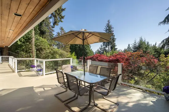 3897 Bayridge Avenue, West Vancouver For Sale - image 36