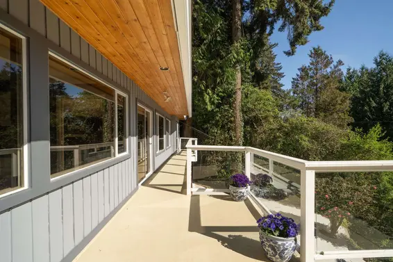 3897 Bayridge Avenue, West Vancouver For Sale - image 37