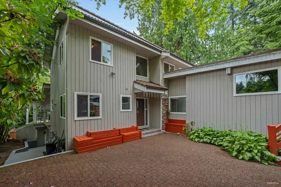 271 Montroyal Boulevard, North Vancouver