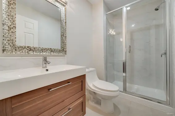 271 Montroyal Boulevard, North Vancouver For Sale - image 16