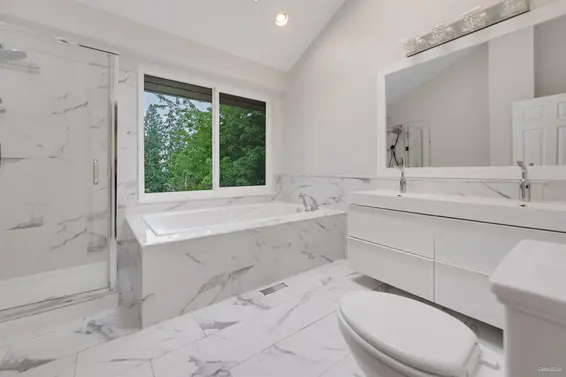 271 Montroyal Boulevard, North Vancouver For Sale - image 24