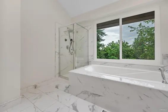 271 Montroyal Boulevard, North Vancouver For Sale - image 25