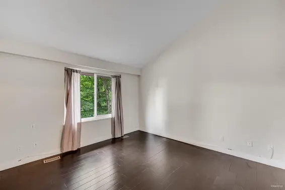 271 Montroyal Boulevard, North Vancouver For Sale - image 29