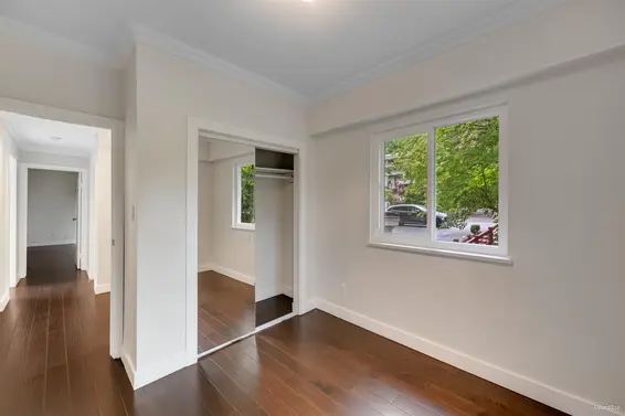 271 Montroyal Boulevard, North Vancouver For Sale - image 33