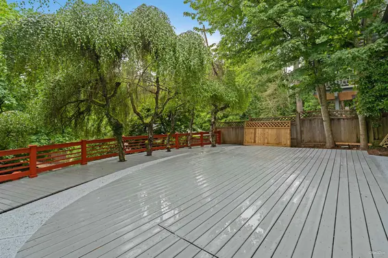 271 Montroyal Boulevard, North Vancouver For Sale - image 37