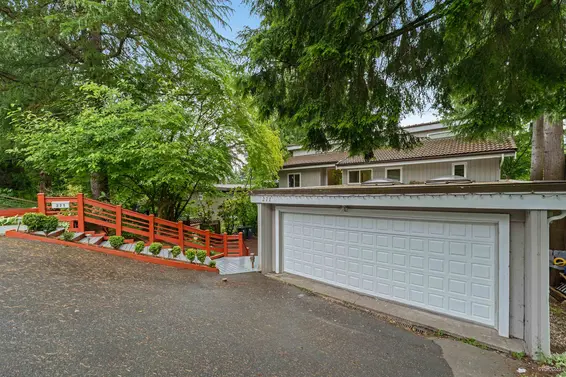 271 Montroyal Boulevard, North Vancouver For Sale - image 40