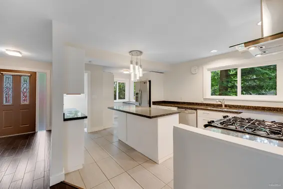 271 Montroyal Boulevard, North Vancouver For Sale - image 7