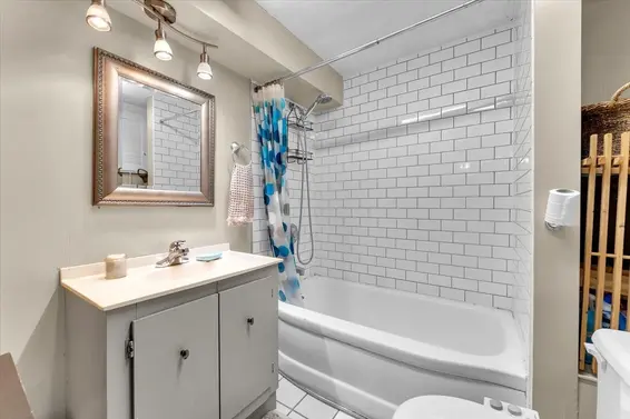 360 Keith Road, West Vancouver For Sale - image 33