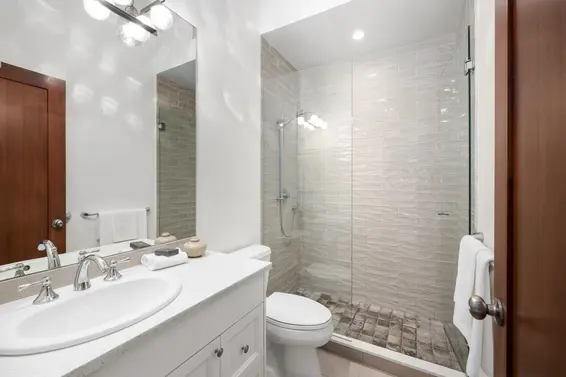 986 Tudor Avenue, North Vancouver For Sale - image 37