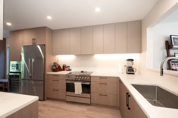 403 1050 Bowron Court, North Vancouver