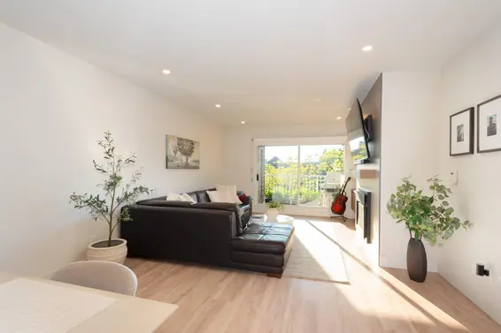 403 1050 Bowron Court, North Vancouver For Sale - image 10