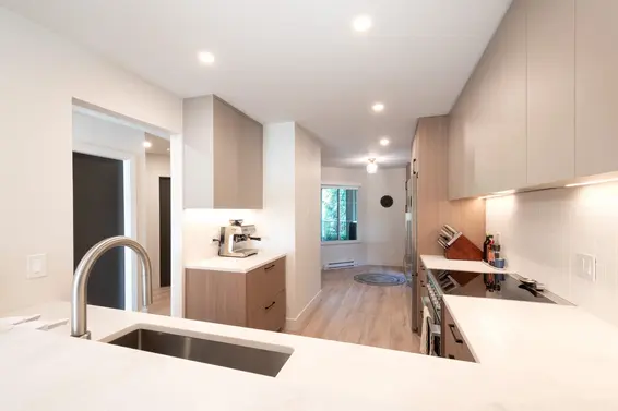 403 1050 Bowron Court, North Vancouver For Sale - image 2