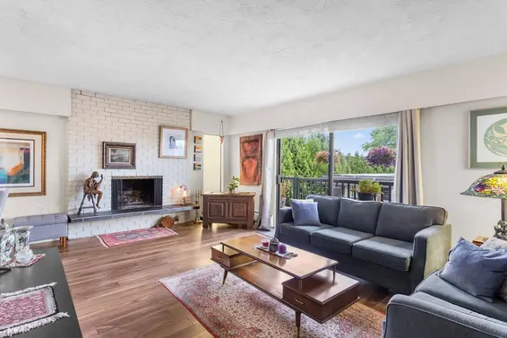 321 123 East 19th Street, North Vancouver For Sale - image 3