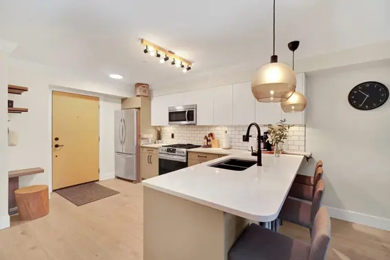 303 857 West 15th Street, North Vancouver For Sale - image 10
