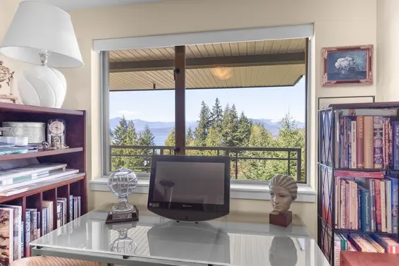 8517 Seascape Drive, West Vancouver For Sale - image 37