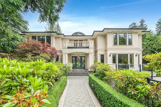 3918 Southridge Avenue, West Vancouver