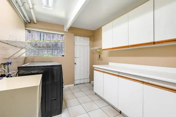 241 West Balmoral Road, North Vancouver For Sale - image 25