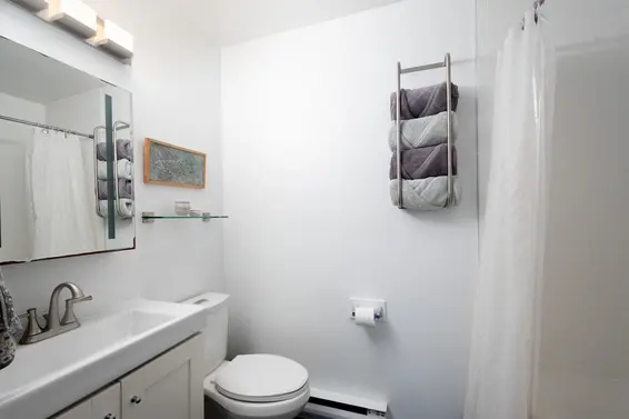 10 230 West 14 Street, North Vancouver For Sale - image 17