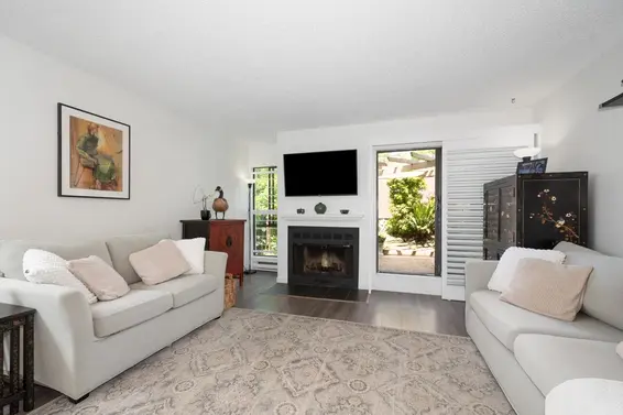 10 230 West 14 Street, North Vancouver For Sale - image 3