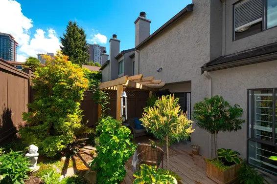 10 230 West 14 Street, North Vancouver For Sale - image 6