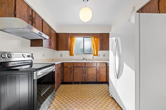 1006 Hendecourt Road, North Vancouver For Sale - image 2