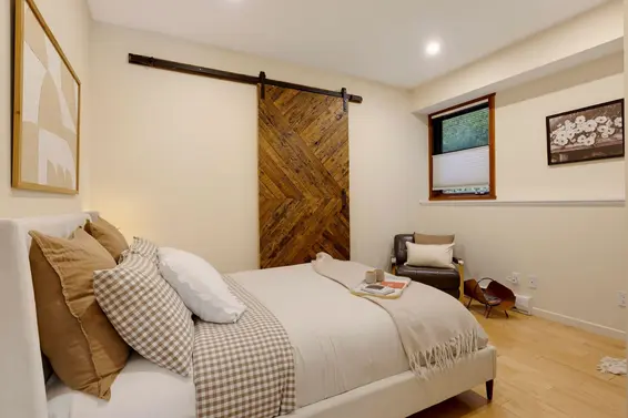 141 East Windsor Road, North Vancouver For Sale - image 32