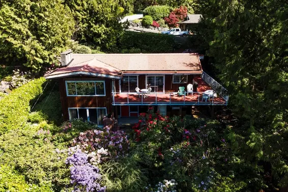 90 Oceanview Road, Lions Bay