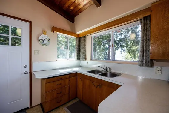 90 Oceanview Road, Lions Bay For Sale - image 17