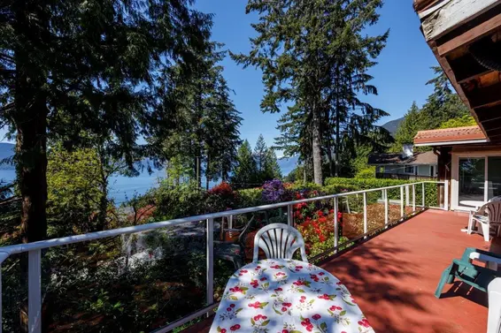 90 Oceanview Road, Lions Bay For Sale - image 3
