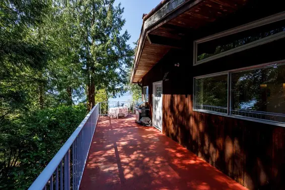 90 Oceanview Road, Lions Bay For Sale - image 5