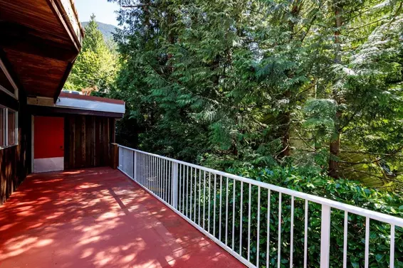 90 Oceanview Road, Lions Bay For Sale - image 6